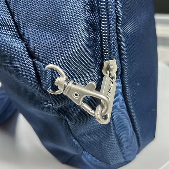 Travelon Womens Navy Blue Anti Theft Pleated Hobo Crossbody Bag RFID Travel - Picture 12 of 13